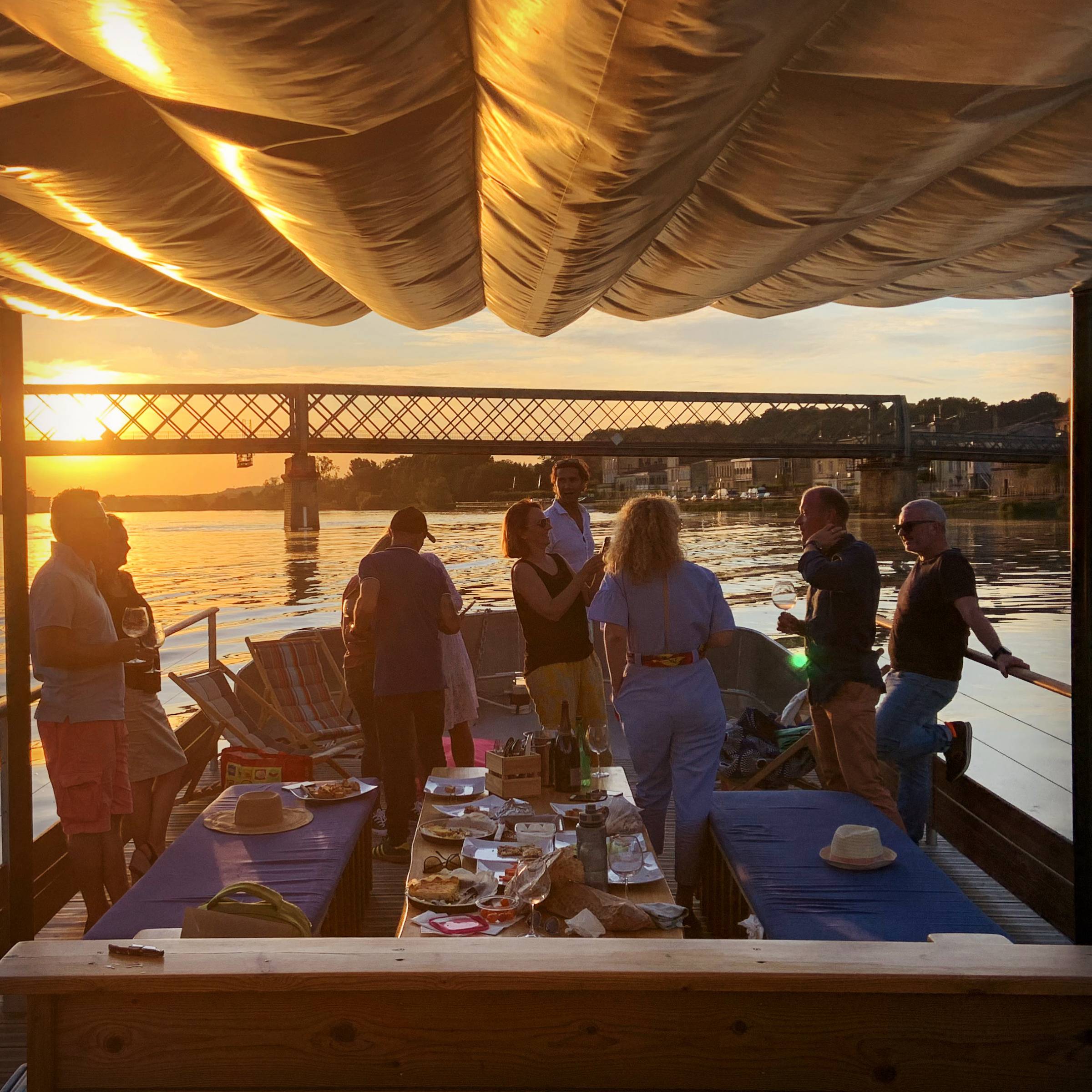 idée original pour inviter des clients à bordeaux en bateau