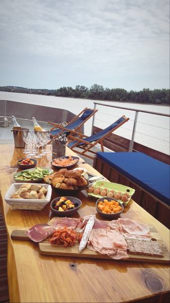 croisière en bateau à bordeaux sur la garonne