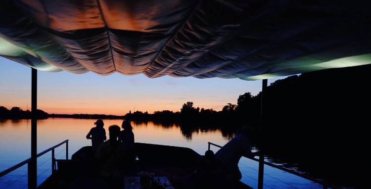 idée original pour inviter à Bordeau sur un bateau