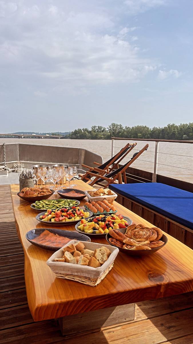 idée original pour inviter des clients à bordeaux en bateau