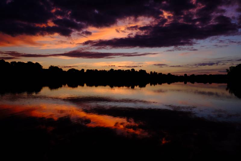 bateau bordeaux croisière iles garonne diner déjeuner carrelet repas coucher de soleil
