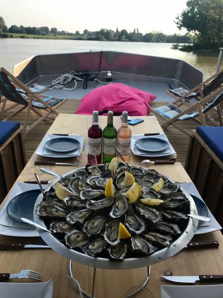 Idée cadeau pour la fête des mères : une balade en bateau à Bordeaux