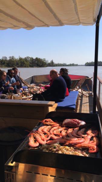 bateau bordeaux chaland plancha