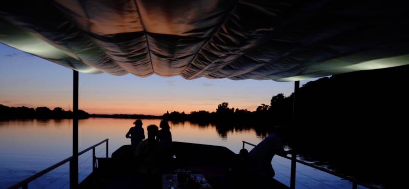 Idée cadeau pour la fête des mères : une balade en bateau à Bordeaux