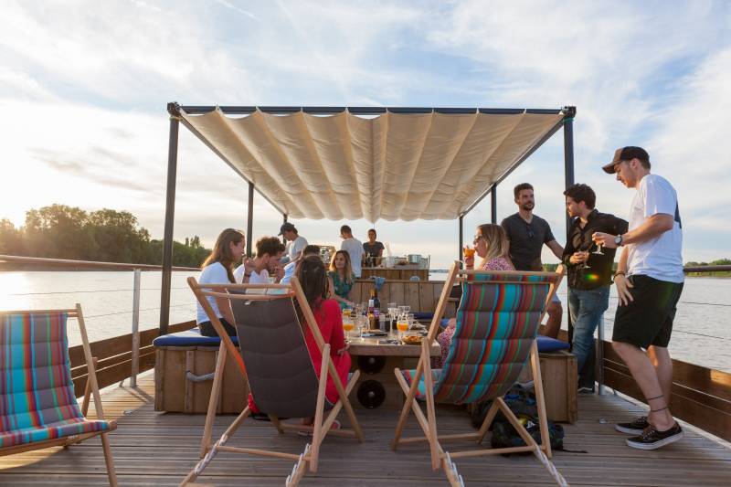 bateau bordeaux croisière iles garonne diner déjeuner amis